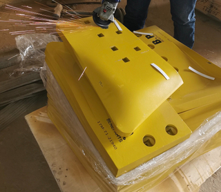 8e4546 Ağır Makine Kavisli Madencilik Buldozer Segment Yükleyici Keskin Kenar Ekskavatör Bıçağı İnşaat Parçaları Alaşımlı Çelik Bor Çelik Dozer Uç Biti