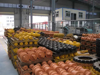 Mini Ekskavatör Lastik Parça Alt Takımı Ex220-2 Makine Yağlanmış Kuru Parça Bağlantı Pabucu Buldozer Parçaları için Takma Parça Zinciri Grubu Cx330