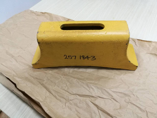 257-1843 CAT 320mm Kompaktör Tekerlek Uç Tabanı 825 825G II 825H 825G 825K